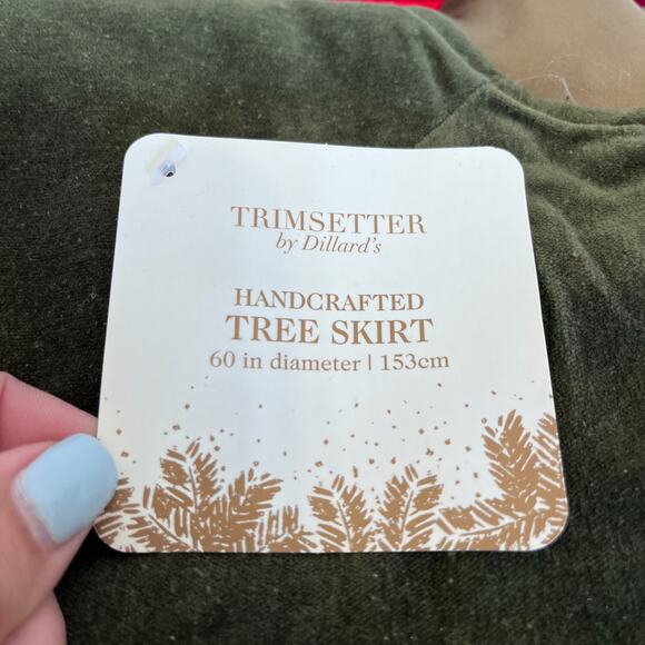Dillards Trimsetter Velvet Christmas Tree Skirt 60" Round Forest Green Red Tie - Picture 7 of 8